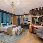 Art Suites Luxury 4*