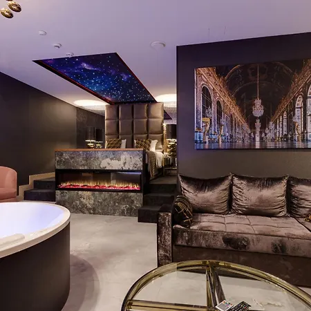 Art Luxury ホテル